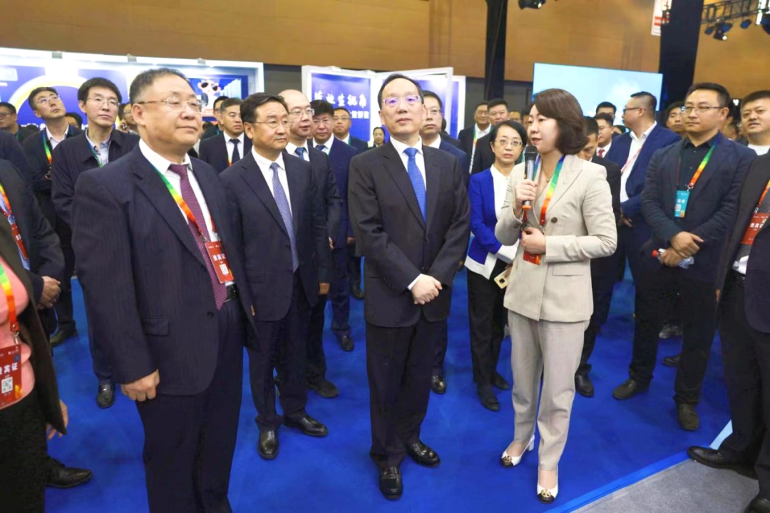 中智沈陽(yáng)亮相2023東北亞（沈陽(yáng)）人才交流大會(huì)和2023大學(xué)校長(zhǎng)論壇，中智集團(tuán)董事長(zhǎng)卜玉龍受邀作主旨發(fā)言