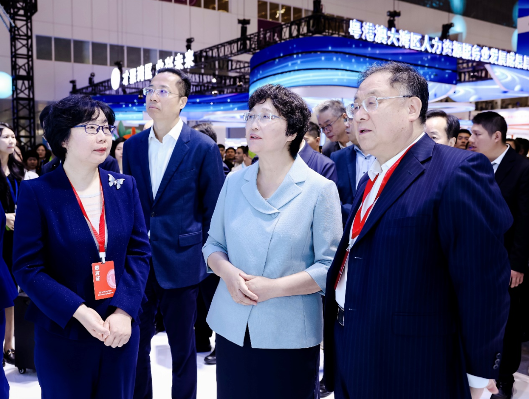 人力資源和社會保障部黨組書記、部長王曉萍蒞臨第二屆全國人力資源服務(wù)業(yè)發(fā)展大會中智展臺