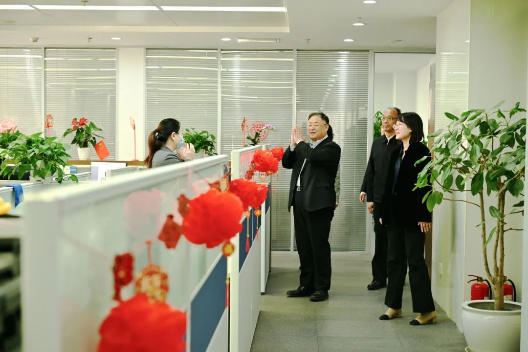 靈蛇躍動啟新程 轉(zhuǎn)型重塑開新局！中智集團領導慰問在京一線干部員工